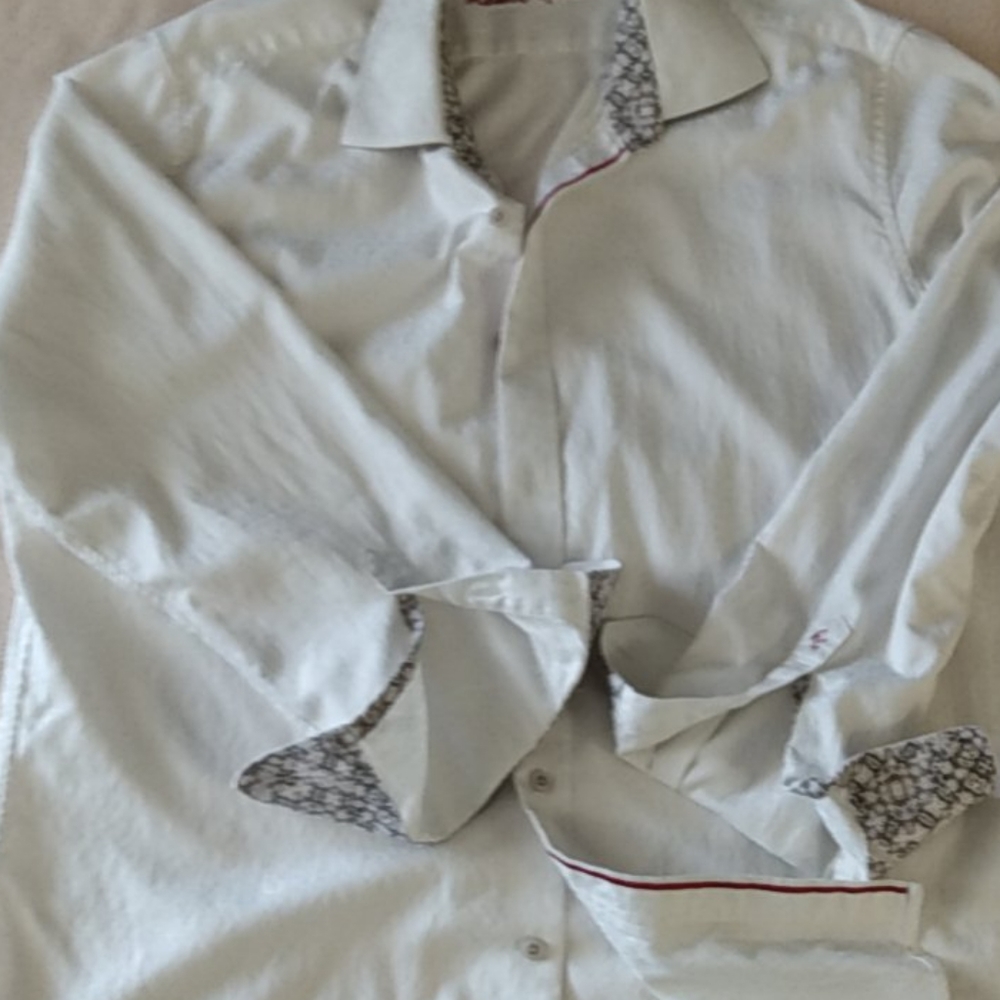 Robert Graham Men"s Size Large Button Down Shirt